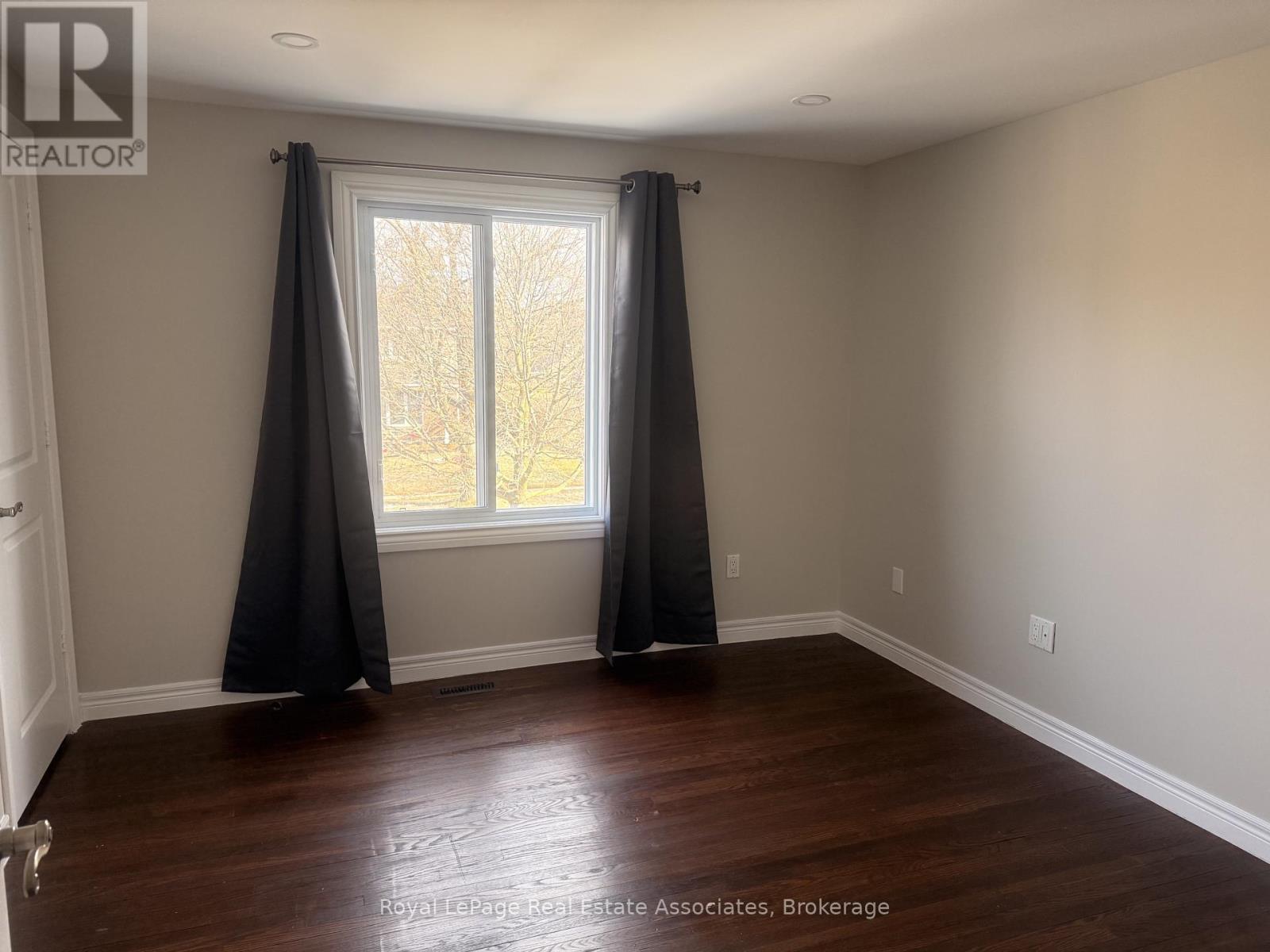 18 Fagan Drive, Halton Hills, Ontario  L7G 4P3 - Photo 8 - W13842004