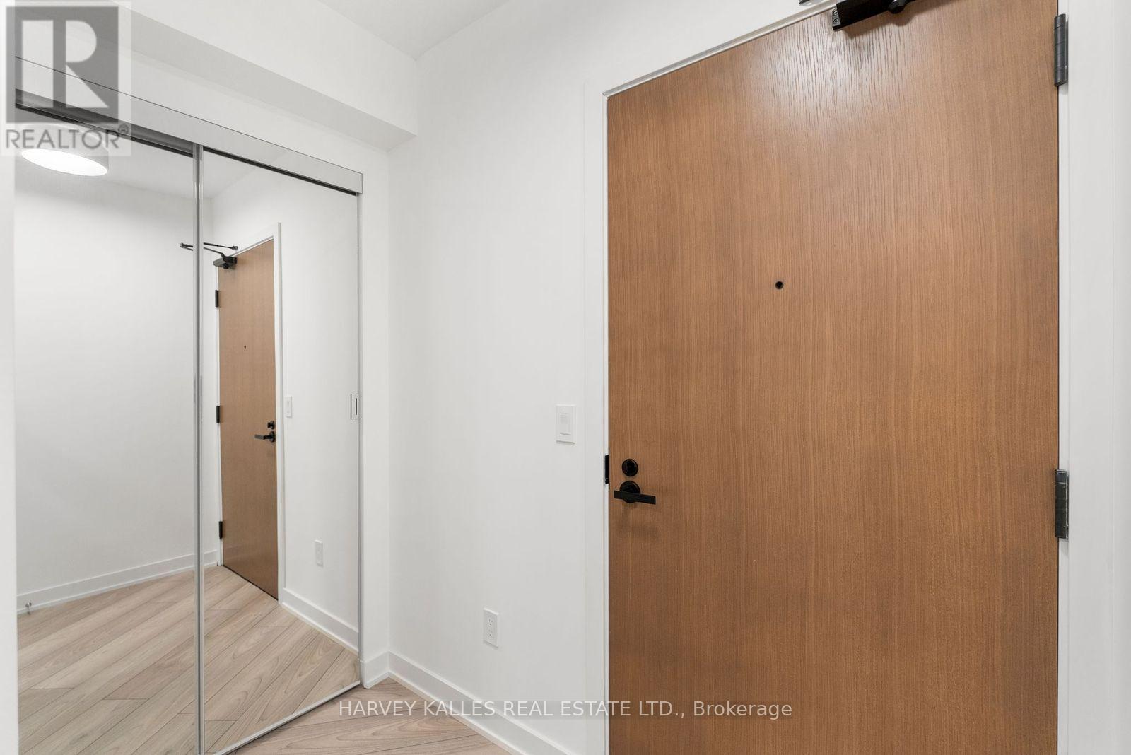 1105 - 8 Tippett Road, Toronto, Ontario  M3H 0E7 - Photo 4 - C13840818