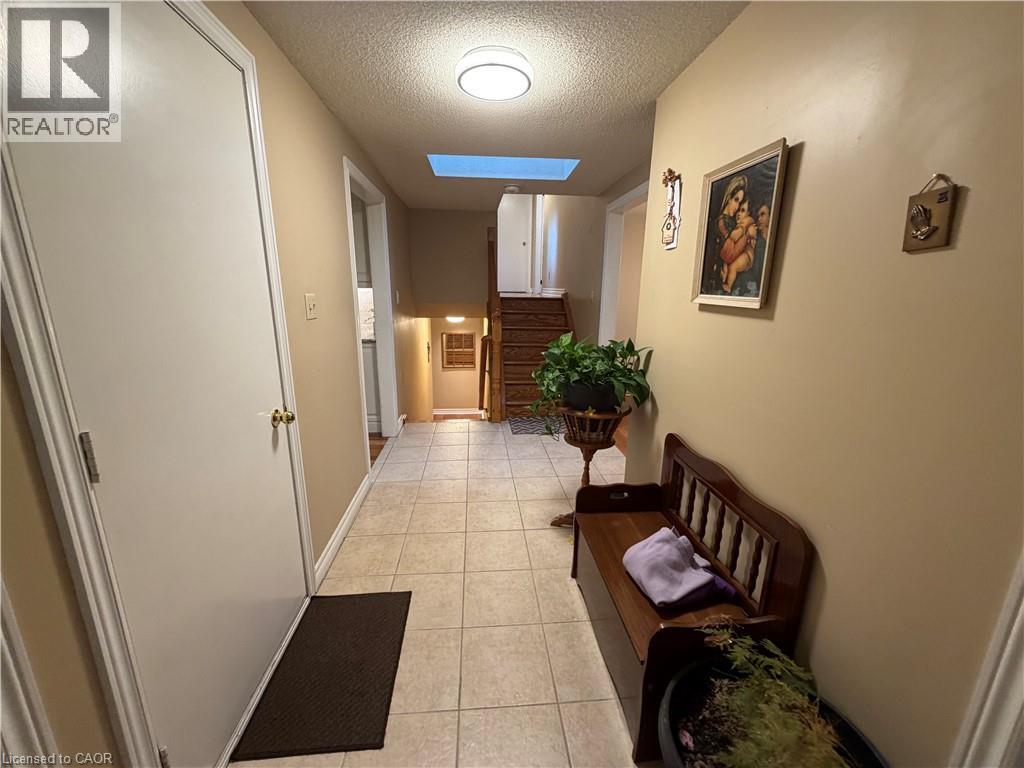 8 Lowell Street S Unit# Upper, Cambridge, Ontario  N1R 5C7 - Photo 3 - 40867278