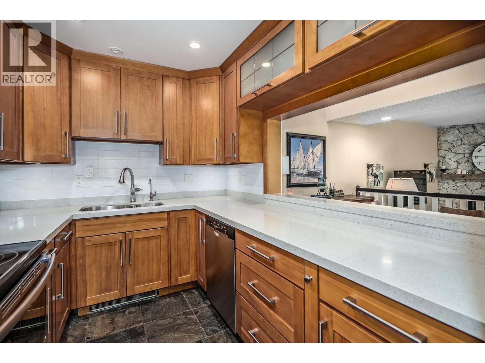 1140 FAIRWAY VIEWS WYND