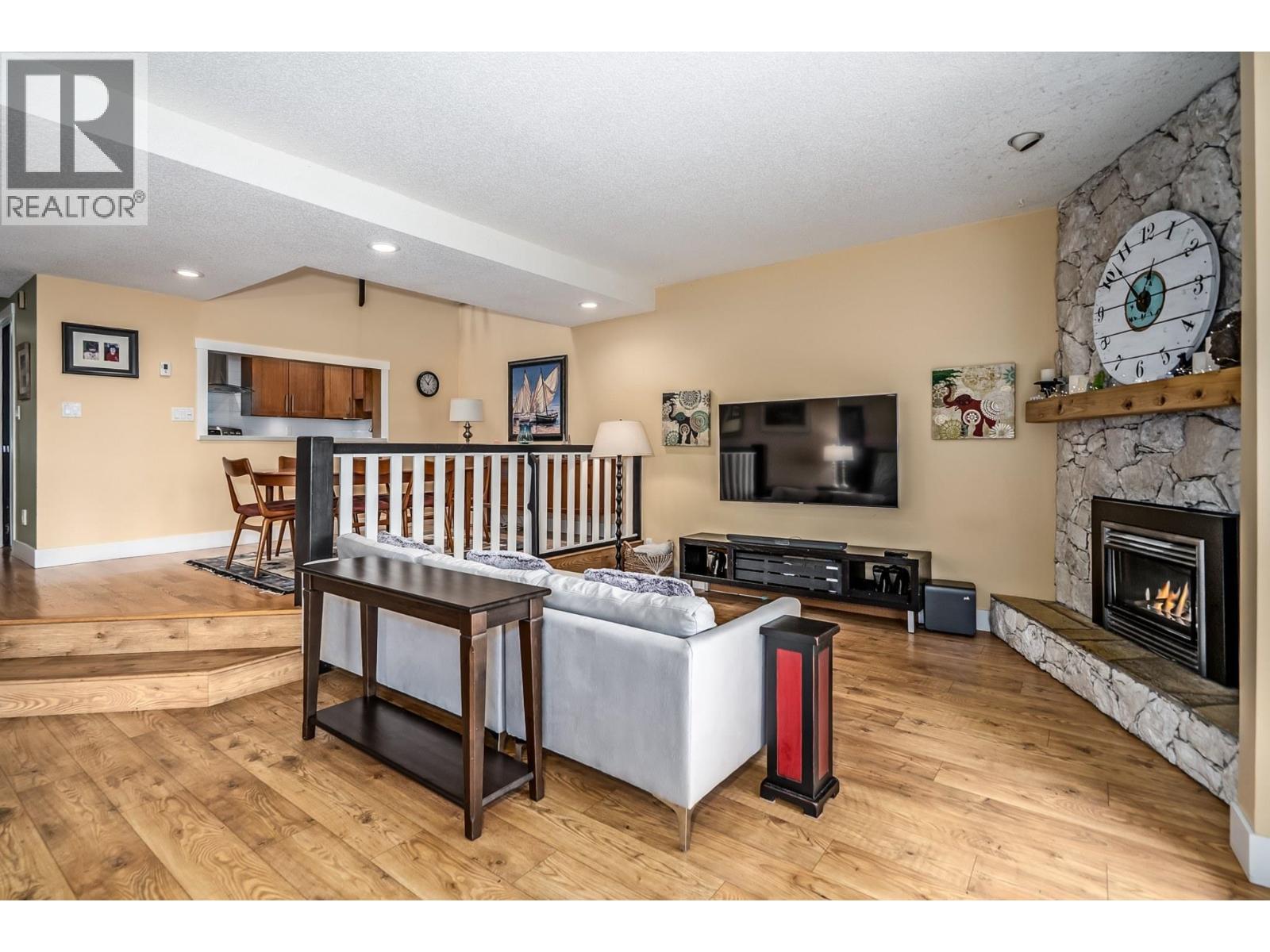 1140 FAIRWAY VIEWS WYND