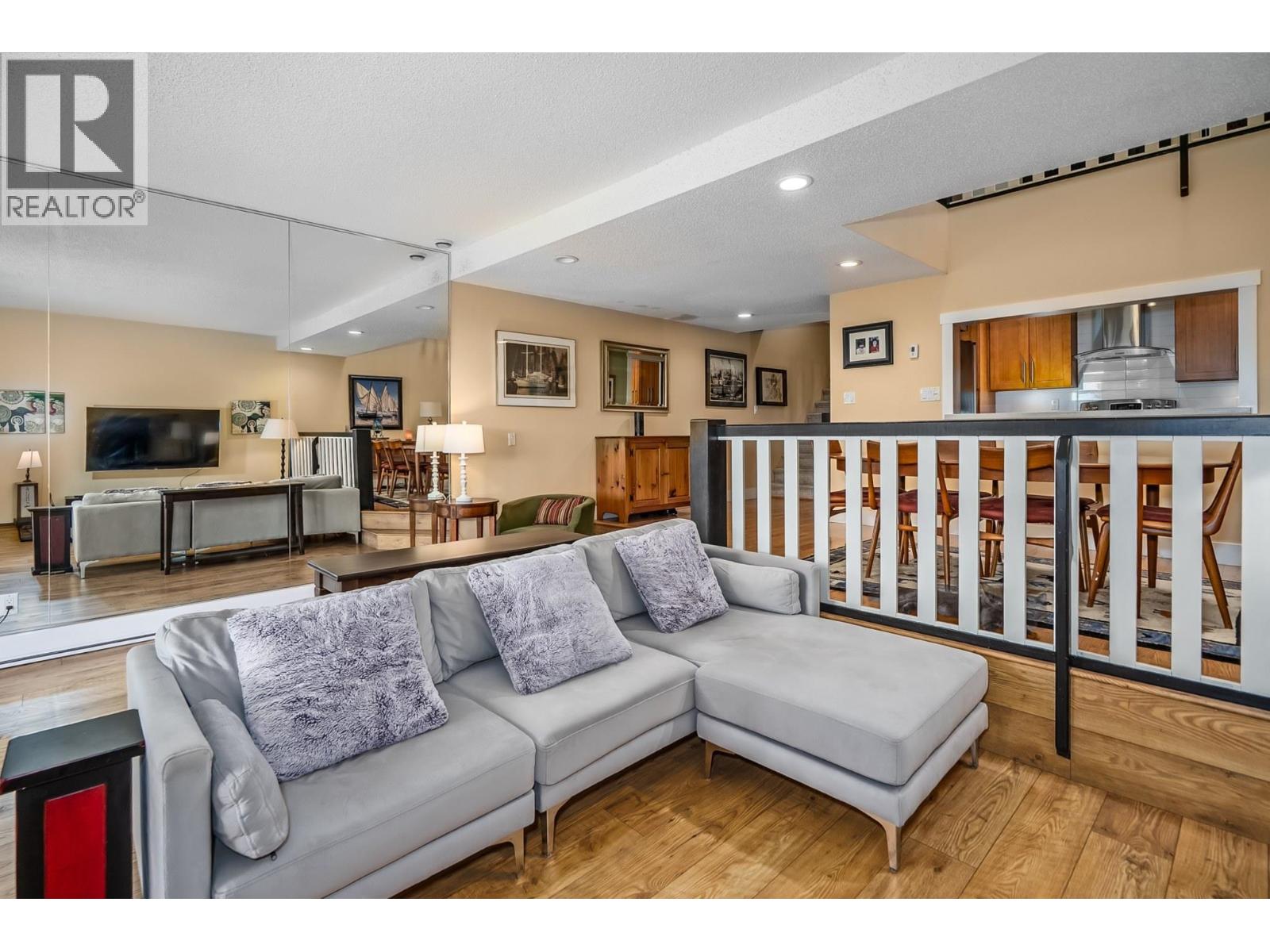 1140 FAIRWAY VIEWS WYND