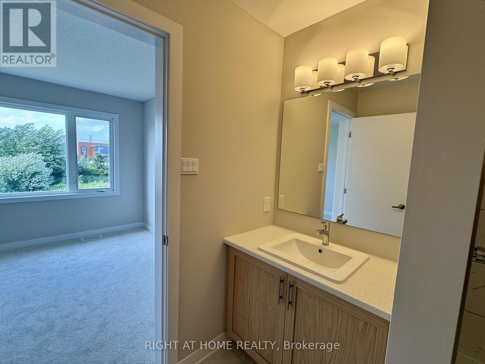 103 Ryan Reynolds Way, Ottawa, Ontario  K4A 5T4 - Photo 12 - X13842072