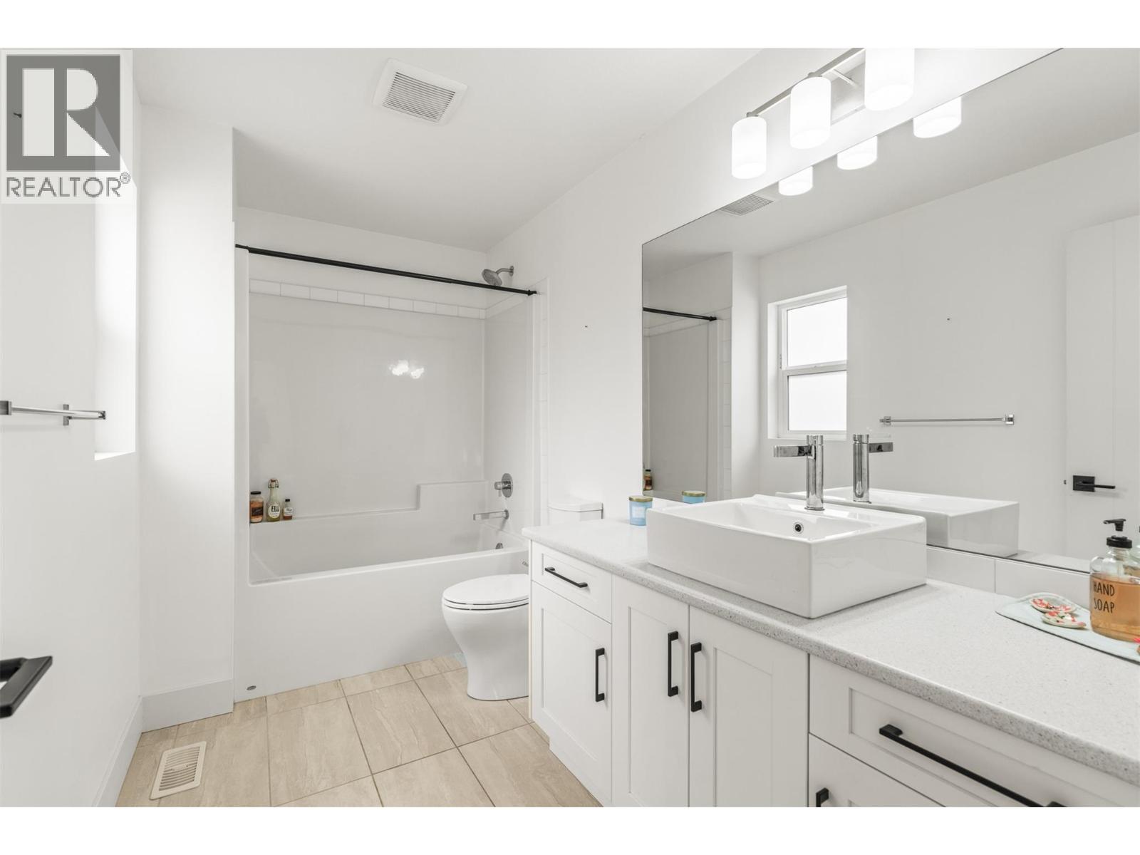 1000 Mt Robson Place Unit# 29, Vernon, British Columbia  V1B 4G2 - Photo 28 - 10402290