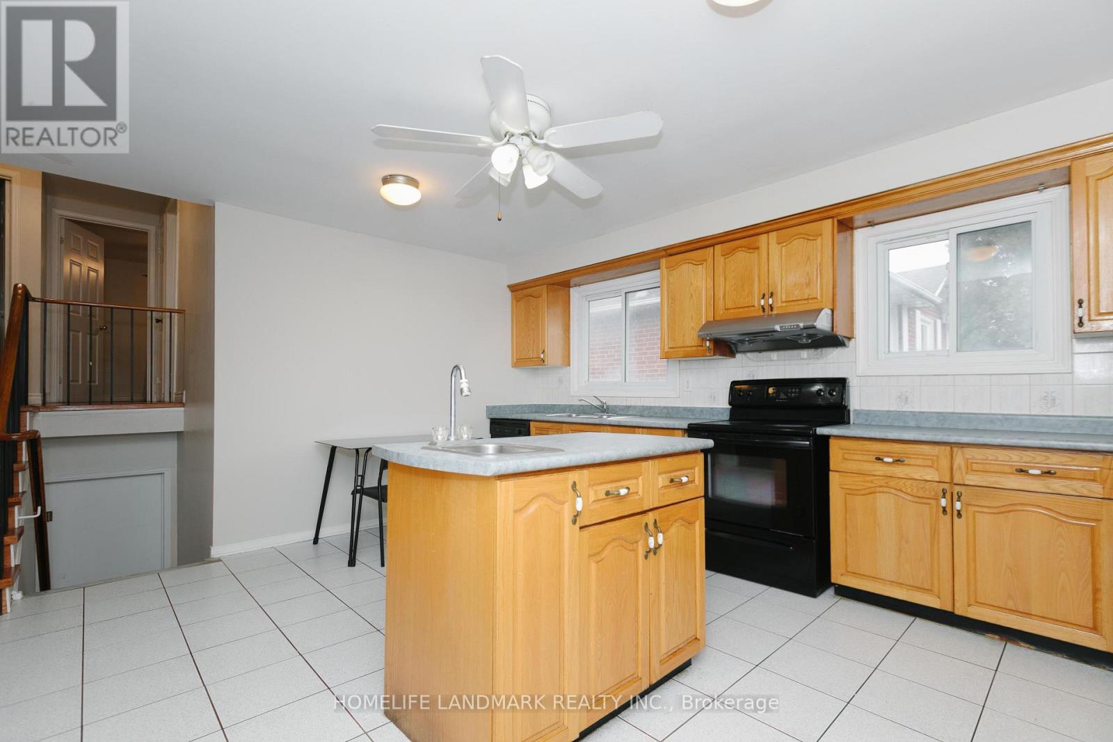 22 Blenheim Drive, Brampton, Ontario  L6Z 1H9 - Photo 10 - W13842064