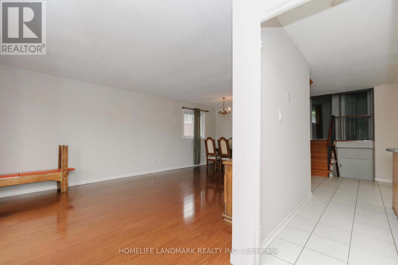 22 Blenheim Drive, Brampton, Ontario  L6Z 1H9 - Photo 2 - W13842064