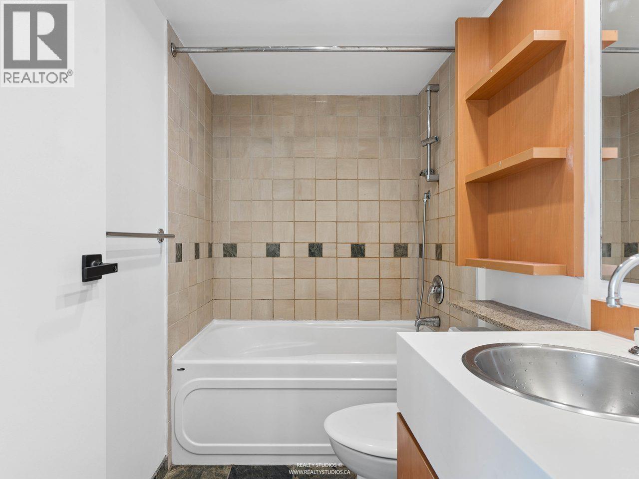 2208 1495 RICHARDS STREET