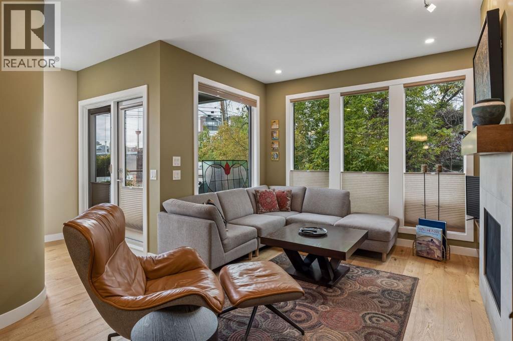 1, 532 4 Avenue NE