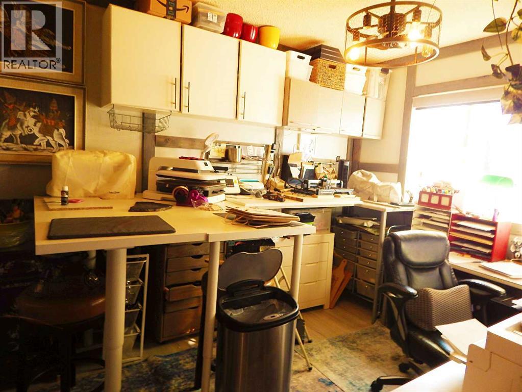 17, 5210 65 Avenue