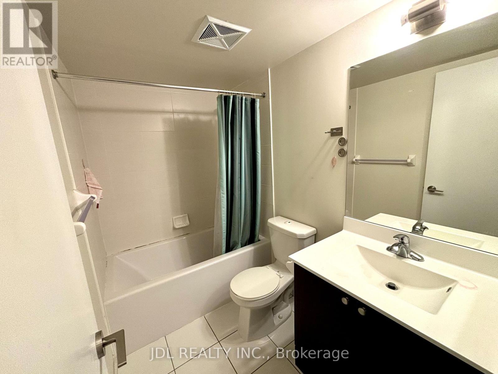 1804 - 151 Village Green Square, Toronto (Agincourt South-Malvern West), Ontario  M1S 0K5 - Photo 6 - E13842104