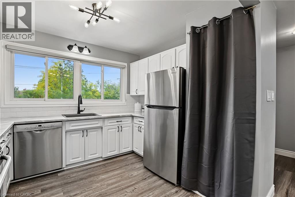 9 Greenbrook Drive, Kitchener, Ontario  N2M 4J5 - Photo 7 - 40867284