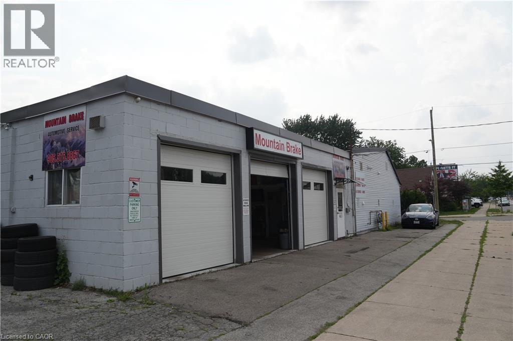 61 East 34th Street, Hamilton, Ontario  L8V 3W4 - Photo 3 - 40850801