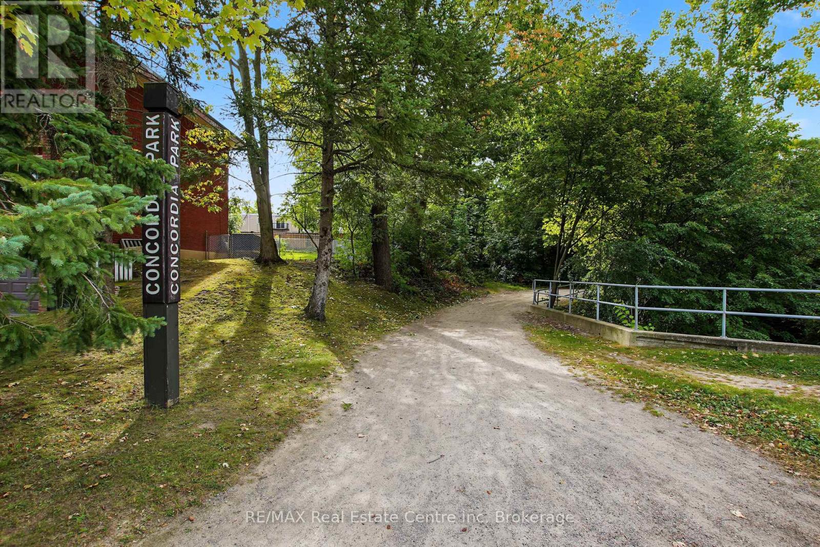 9 Greenbrook Drive, Kitchener, Ontario  N2M 4J5 - Photo 35 - X13842160