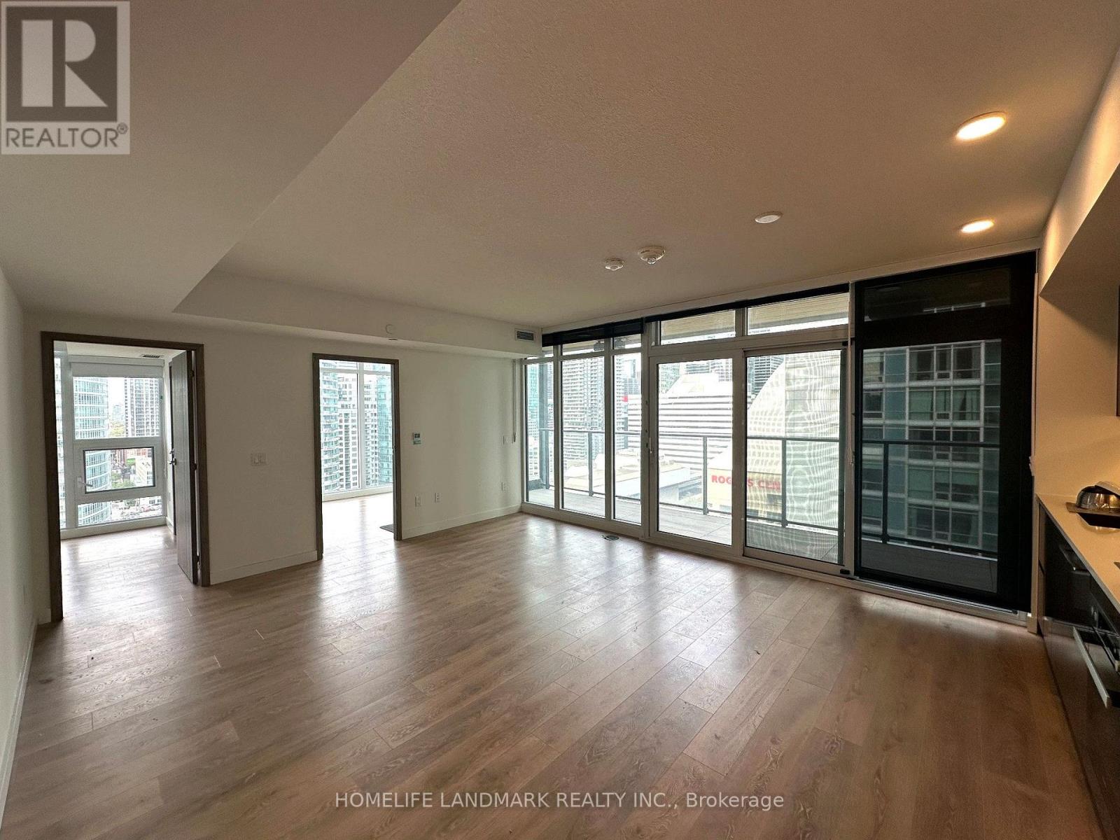 1 Concord Cityplace Way, Toronto, Ontario  M5V 0X3 - Photo 4 - C13842148