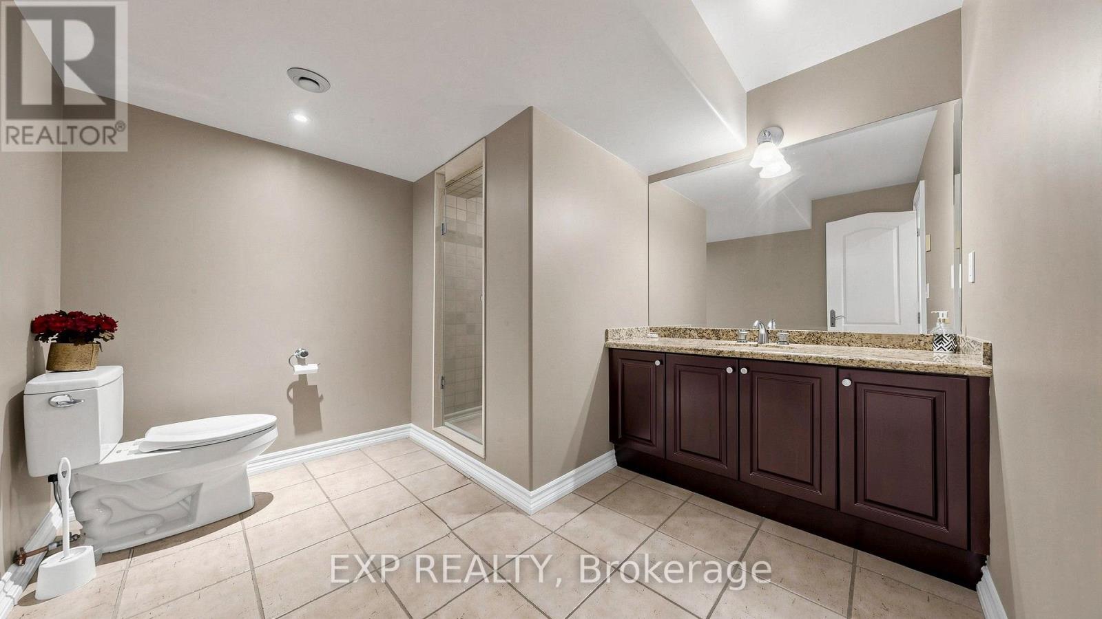 36 Maplehyrn Avenue, East Gwillimbury, Ontario  L0G 1V0 - Photo 33 - N13842164