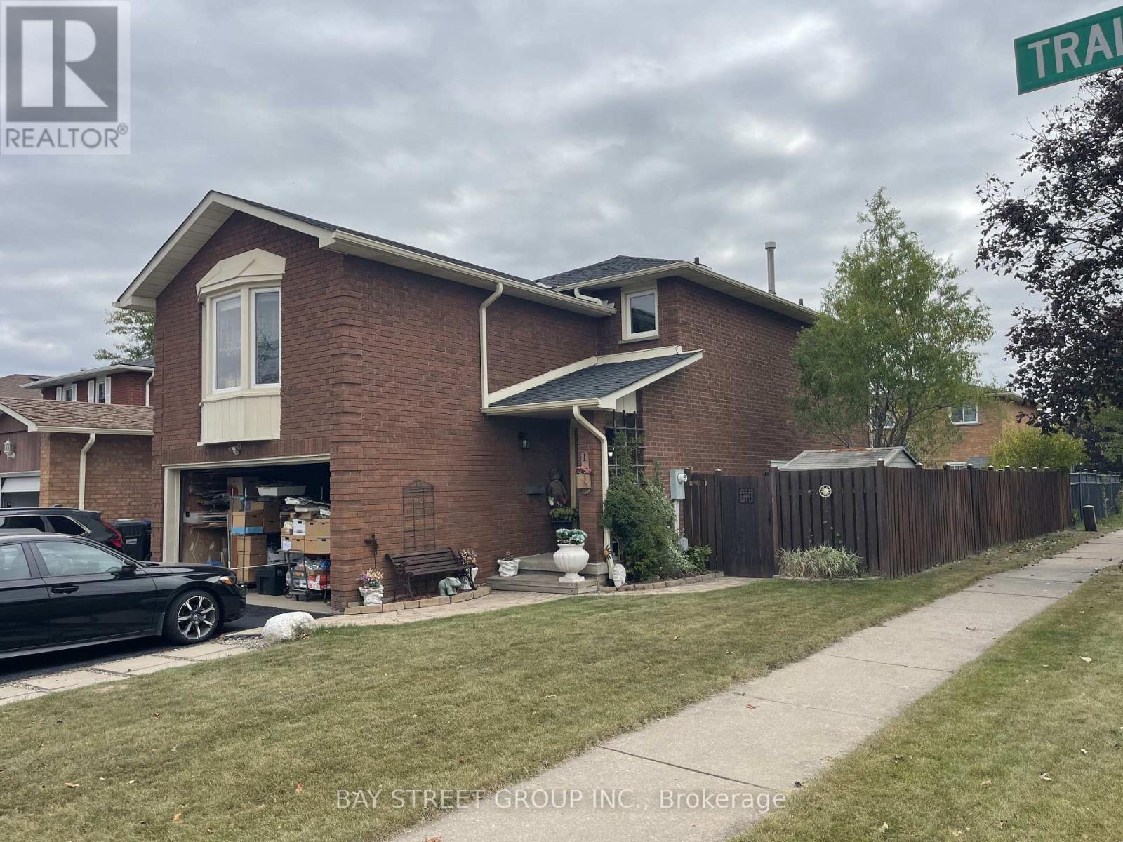 1 Tralee (Lower) Street, Brampton, Ontario  L6Z 2X4 - Photo 6 - W13842120