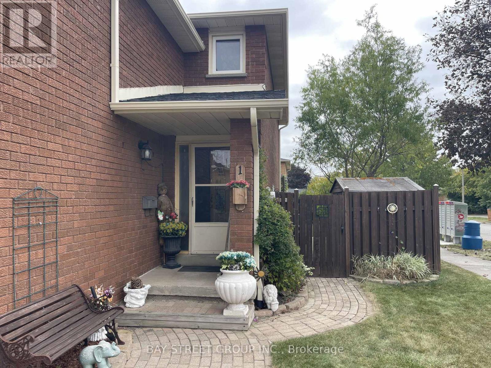 1 Tralee (Lower) Street, Brampton, Ontario  L6Z 2X4 - Photo 7 - W13842120