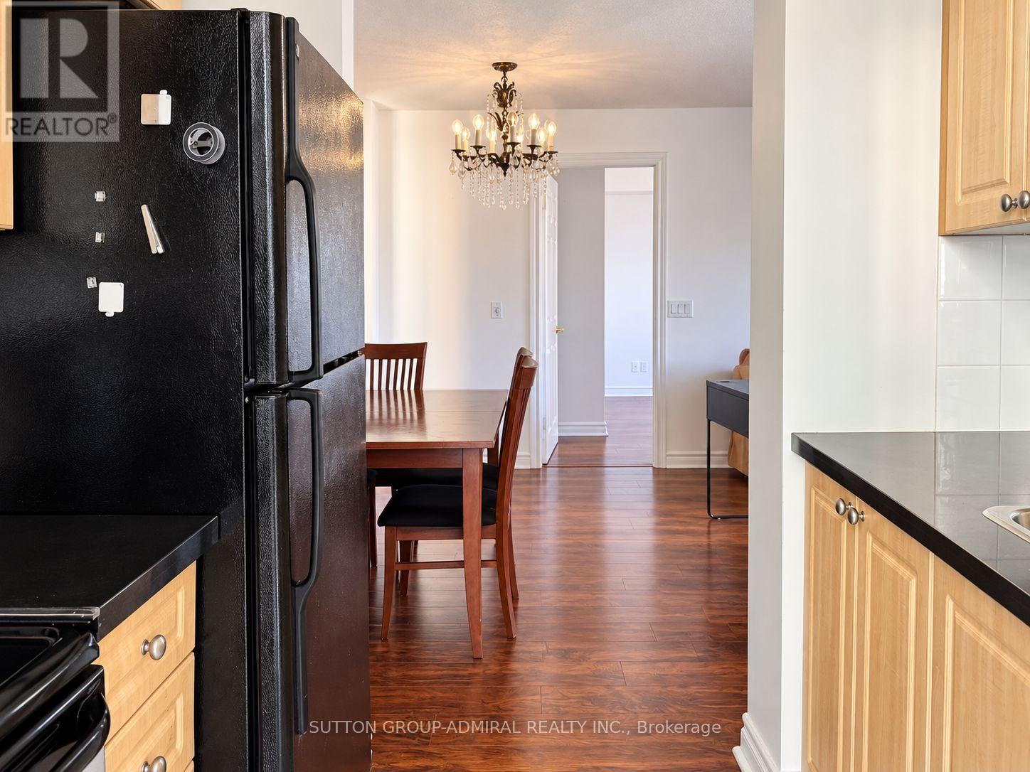 1007 - 5 Michael Power Place, Toronto, Ontario  M9A 0A3 - Photo 8 - W13842124