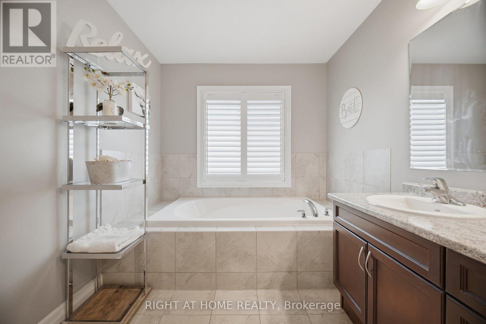 1444 Connaught Terrace, Milton, Ontario  L9E 0B2 - Photo 32 - W13842130