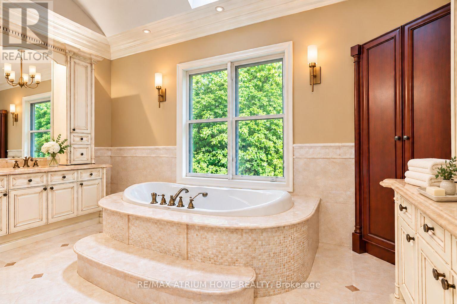 9 Legacy Court, Toronto, Ontario  M2L 2Y7 - Photo 15 - C13842172
