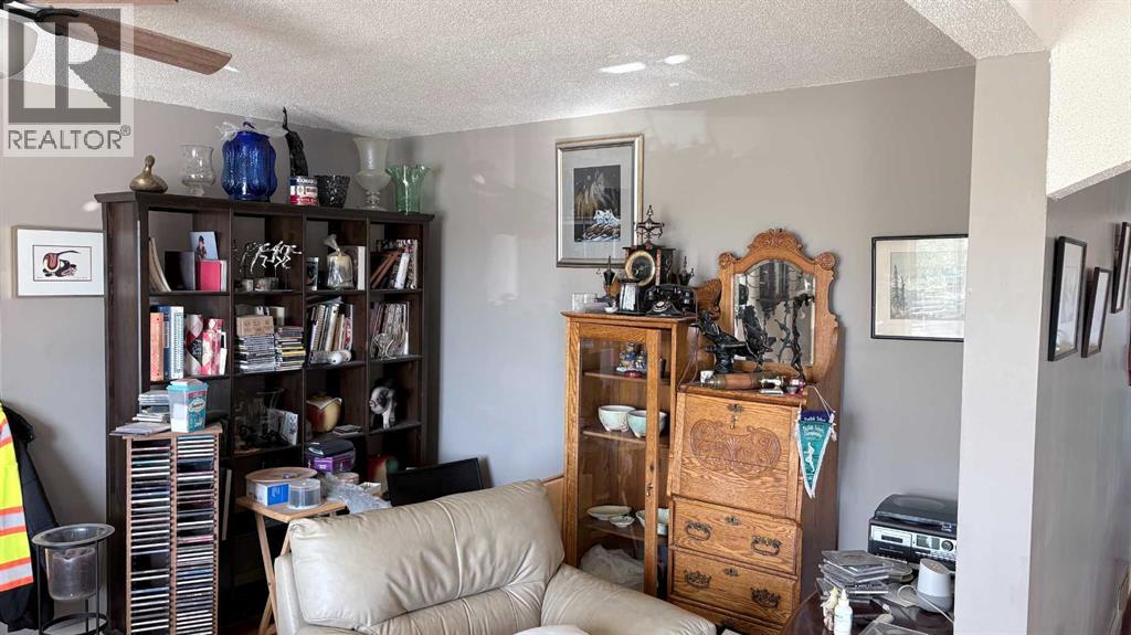 110 4 Avenue W