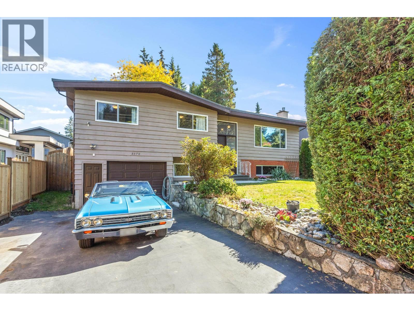 2370 MOUNTAIN HIGHWAY, North Vancouver, British Columbia