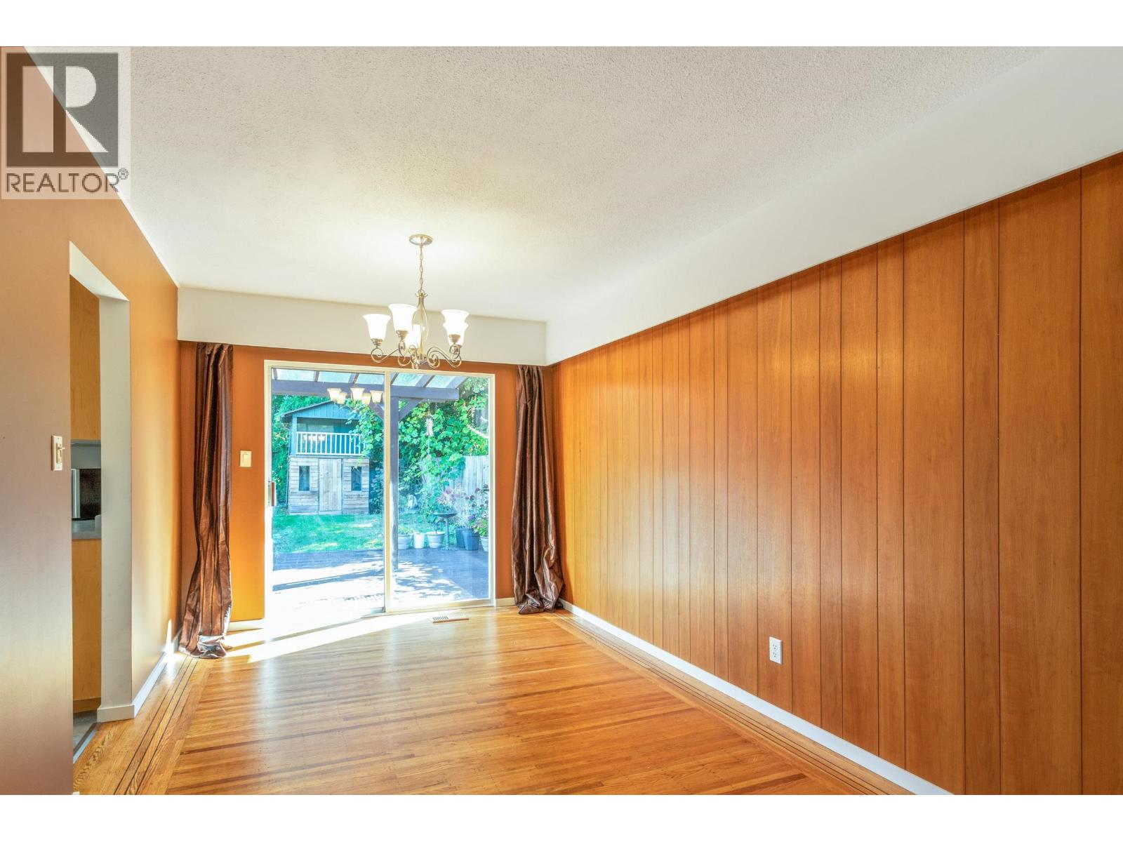 2370 Mountain Highway, North Vancouver, British Columbia  V7J 2N3 - Photo 11 - R3170440