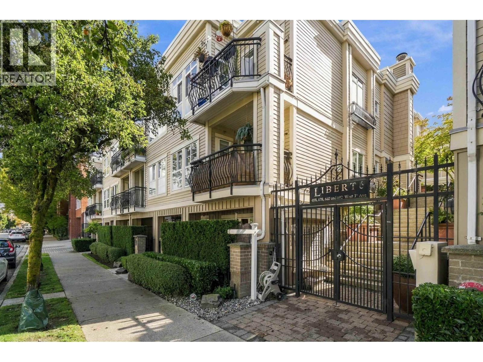319 678 W 7TH AVENUE, Vancouver, British Columbia