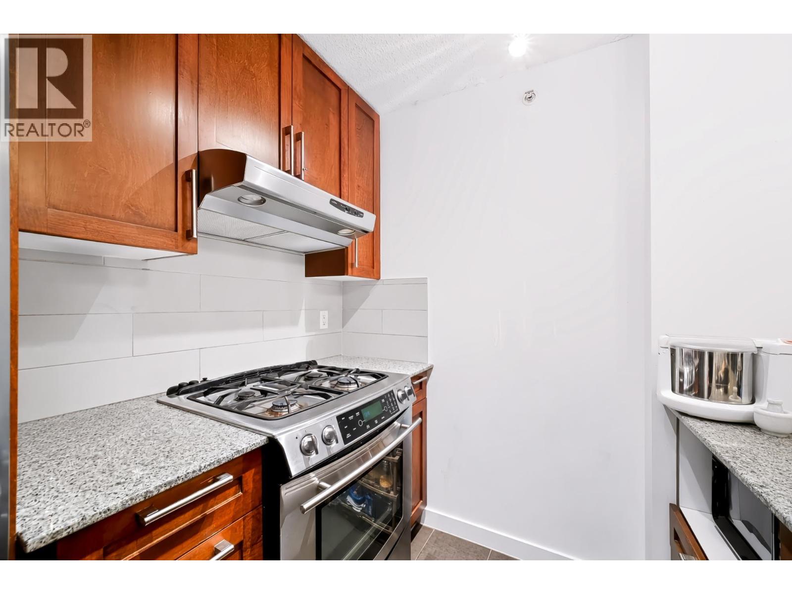 2508 7088 SALISBURY AVENUE