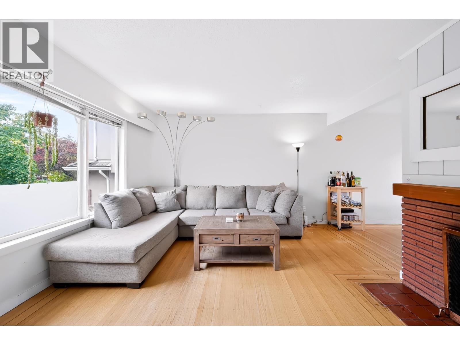 1685 E 55th Avenue, Vancouver, British Columbia V5P 1Z4 - Photo 3 - R3170591