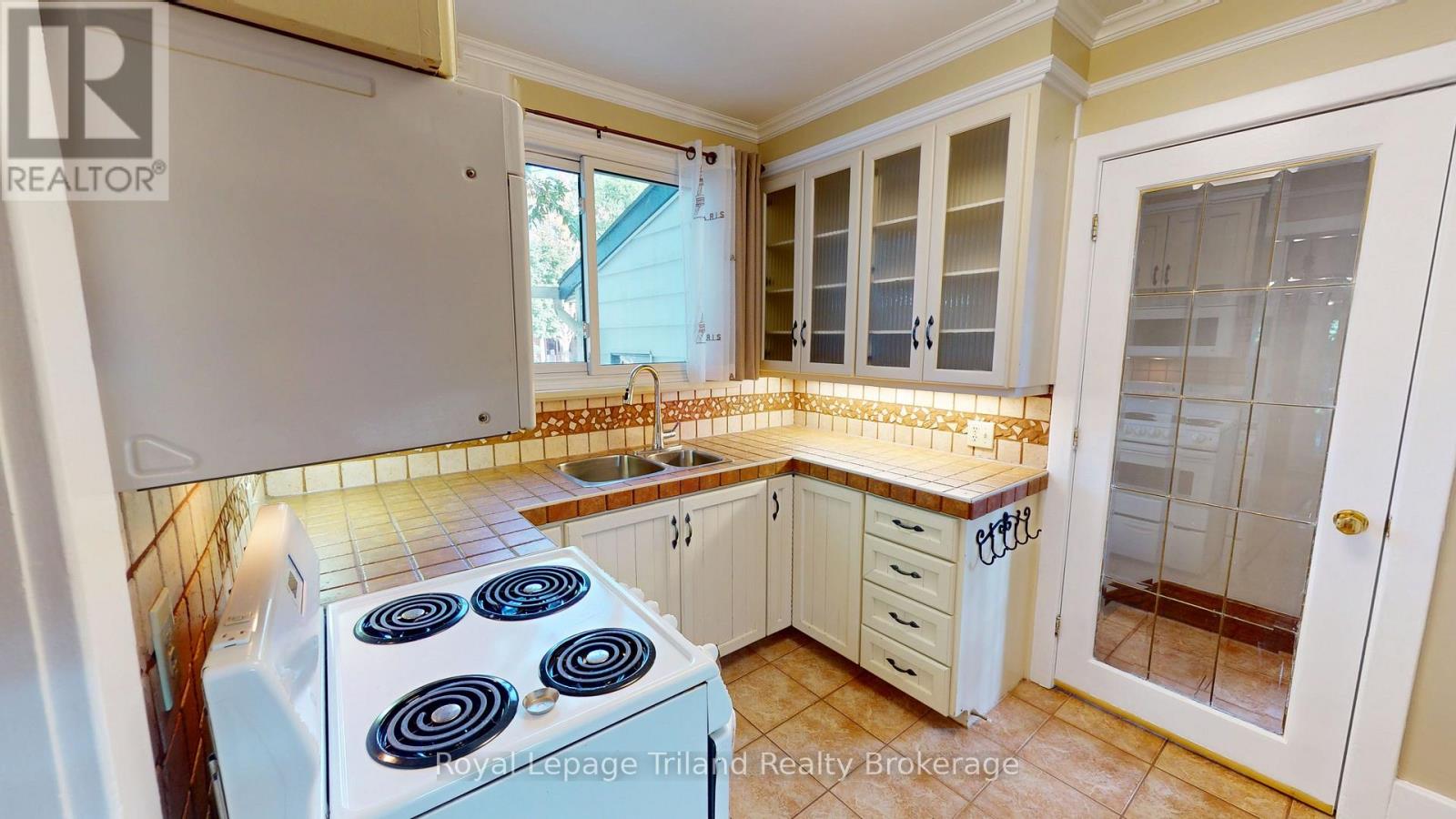 614 Ingersoll Avenue, Woodstock (Woodstock - North), Ontario  N4S 4Y2 - Photo 5 - X13842224