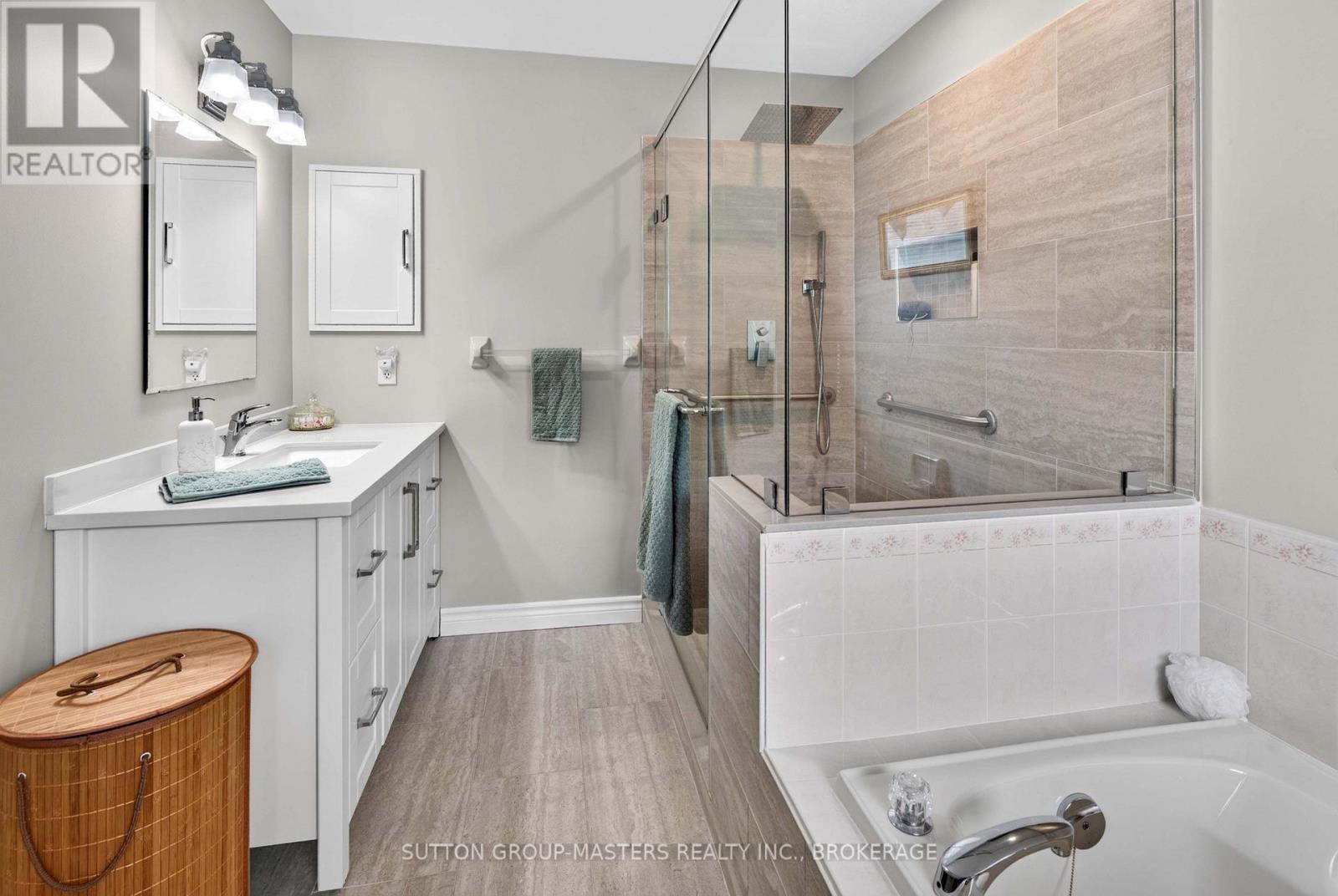 39 Abbey Dawn Drive, Loyalist, Ontario  K0H 1G0 - Photo 21 - X13842270