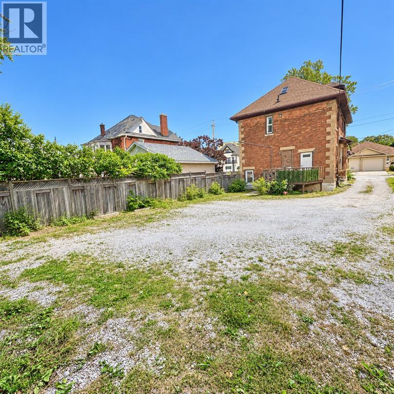 169 Christina Street South, Sarnia, Ontario  N7T 2M9 - Photo 2 - 26023838