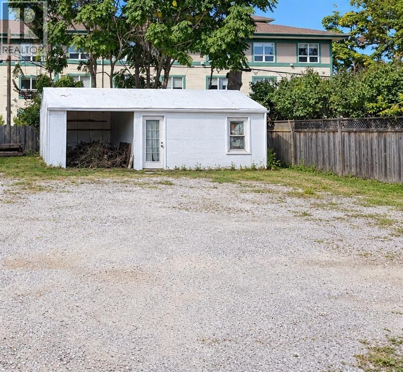 169 Christina Street South, Sarnia, Ontario  N7T 2M9 - Photo 3 - 26023838