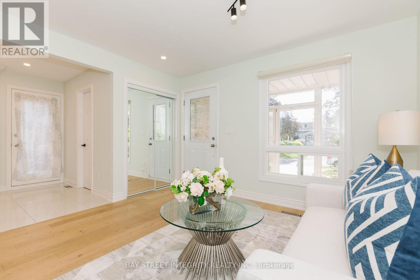 12 Charnwood Place, Markham, Ontario  L3T 5H3 - Photo 6 - N13806860