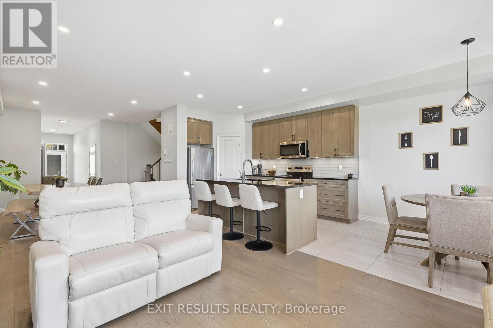 783 Namur Street W, Russell, Ontario  K0A 1W0 - Photo 12 - X13841518