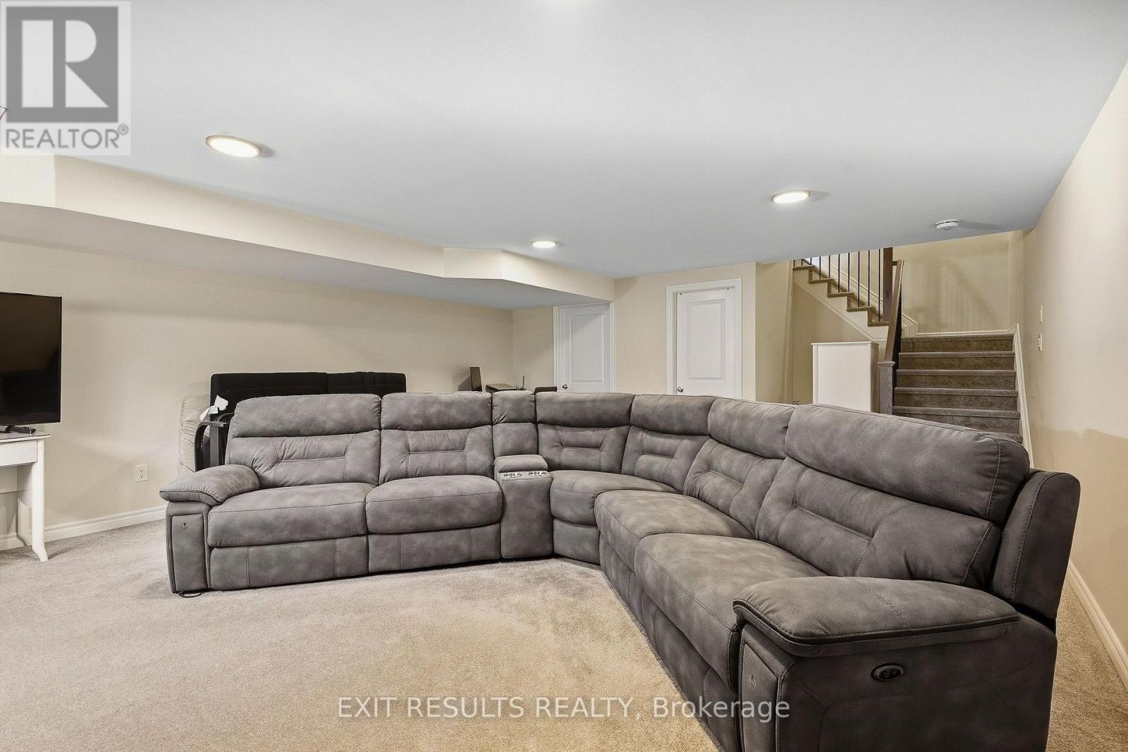 783 Namur Street W, Russell, Ontario  K0A 1W0 - Photo 15 - X13841518