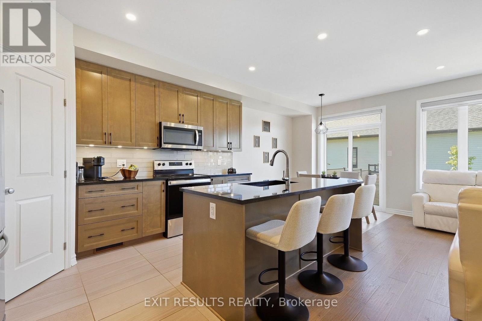 783 Namur Street W, Russell, Ontario  K0A 1W0 - Photo 5 - X13841518