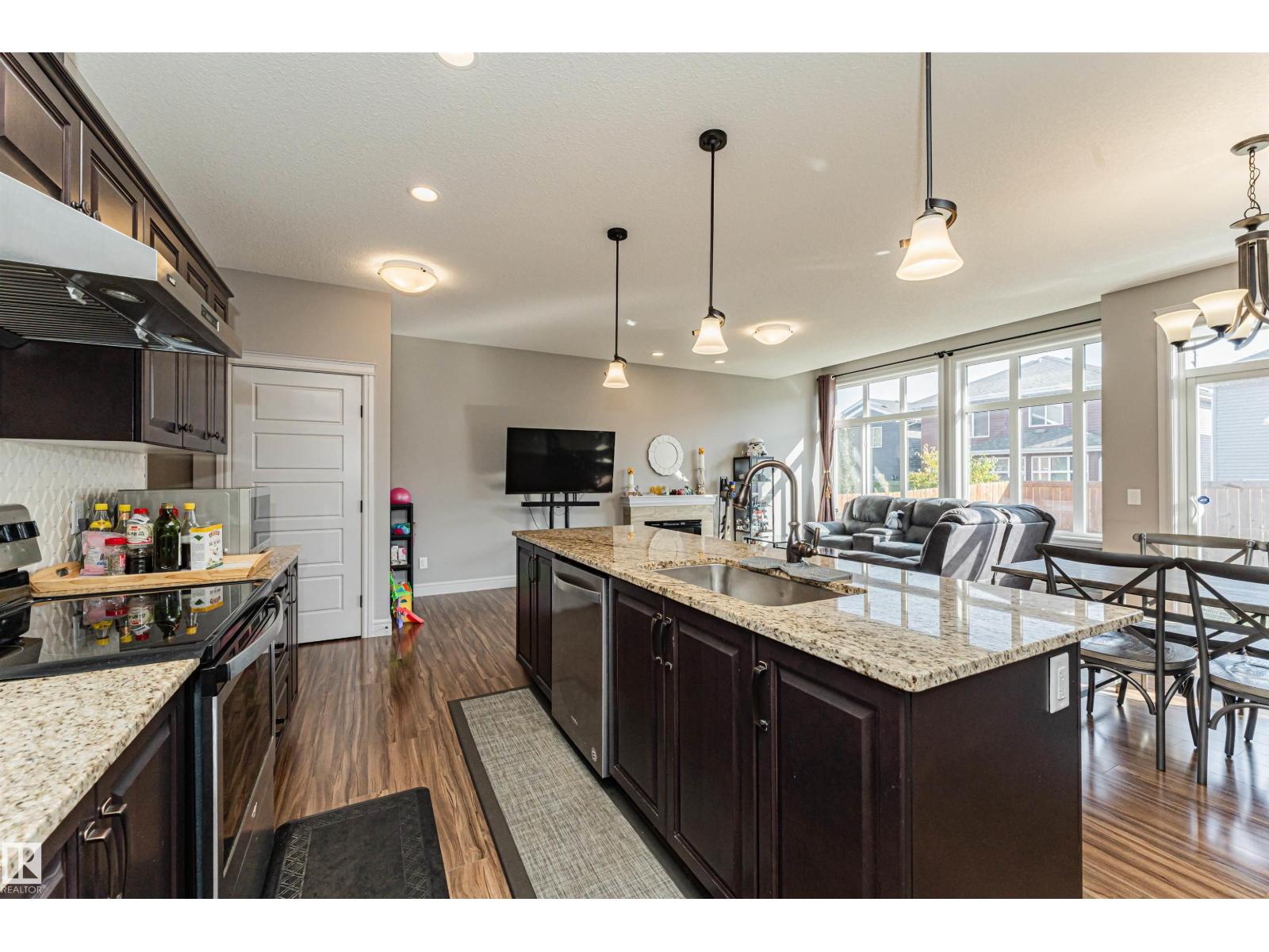 1523 169 ST SW