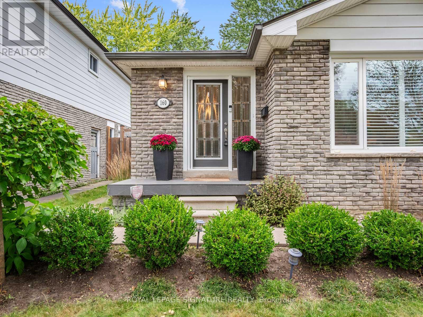 160 Holmcrest Trail, Toronto, Ontario  M1C 1V9 - Photo 4 - E13842258