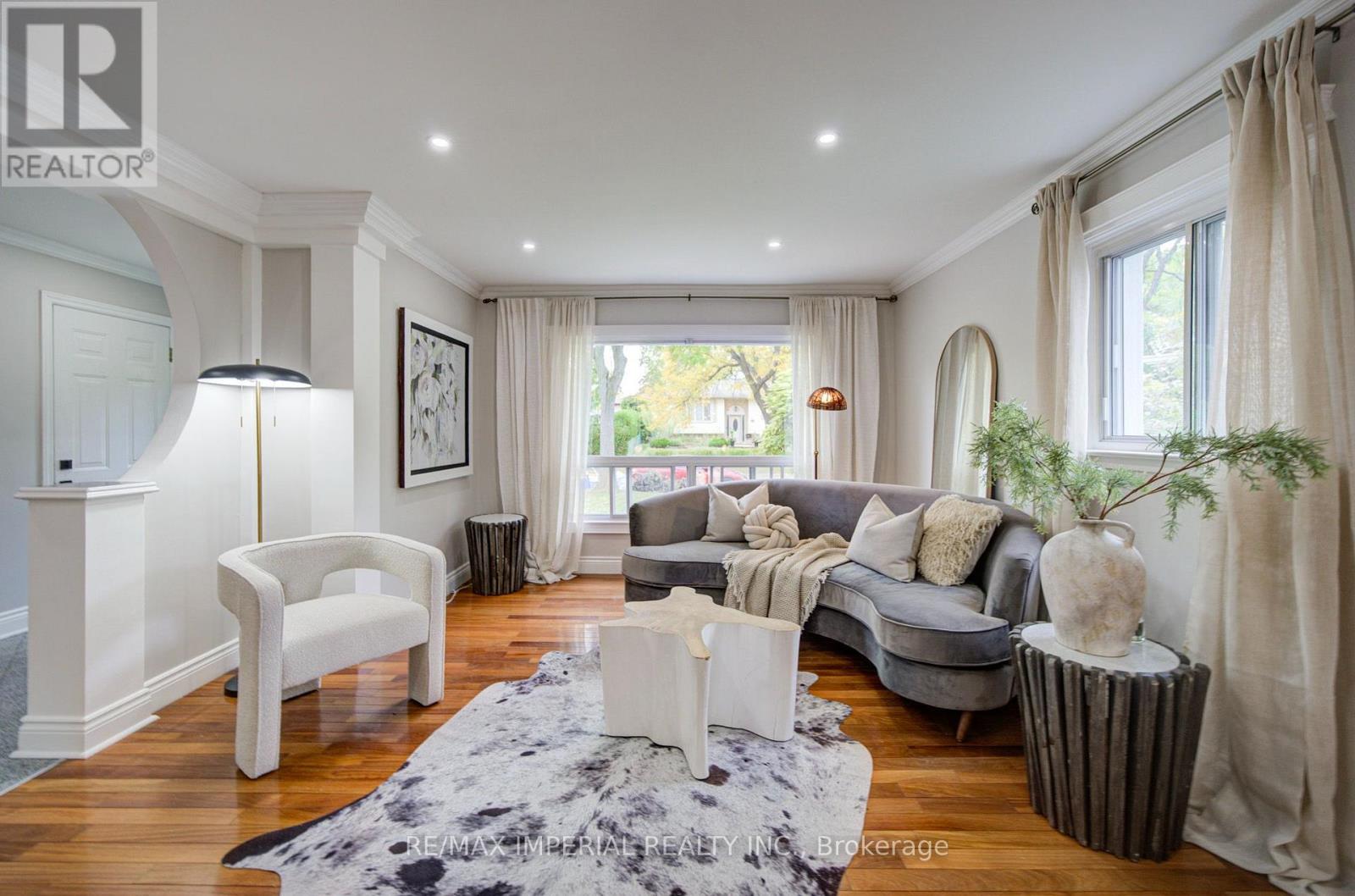 19 Penwick Crescent, Richmond Hill (North Richvale), Ontario  L4C 5B3 - Photo 7 - N13842300