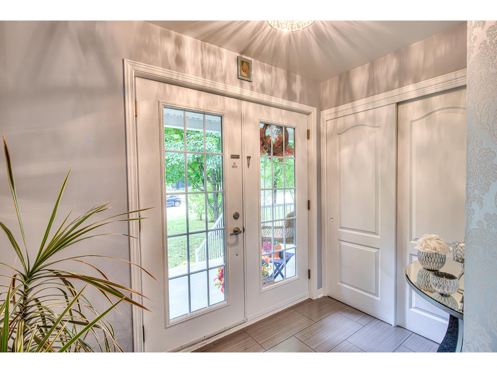 1099 Rue de Saratoga Saint-Lazare Quebec Canada J7T3L8 3