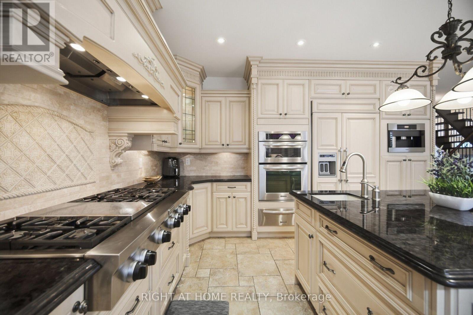 2122 Law Hill Gate, Oakville, Ontario  L6M 0A7 - Photo 17 - W13842218