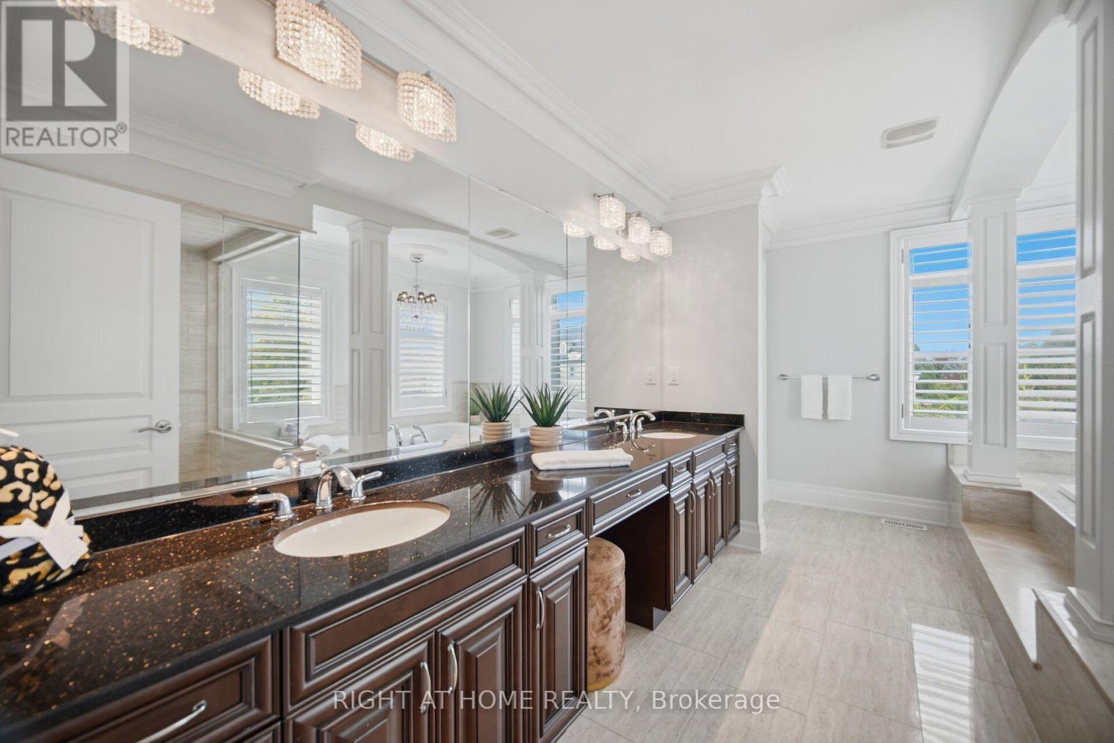 2122 Law Hill Gate, Oakville, Ontario  L6M 0A7 - Photo 28 - W13842218