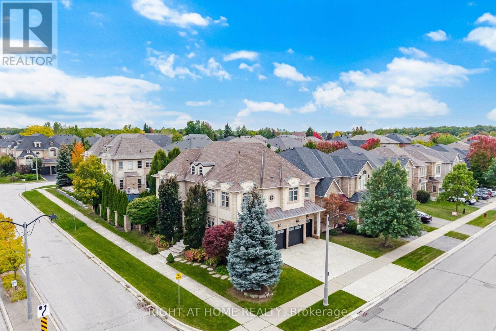 2122 Law Hill Gate, Oakville, Ontario  L6M 0A7 - Photo 3 - W13842218