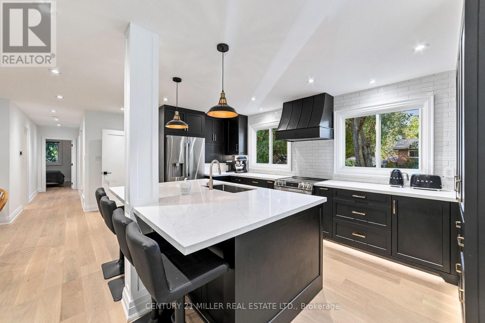 1200 Ingledene Drive, Oakville, Ontario  L6H 2H9 - Photo 11 - W13842240