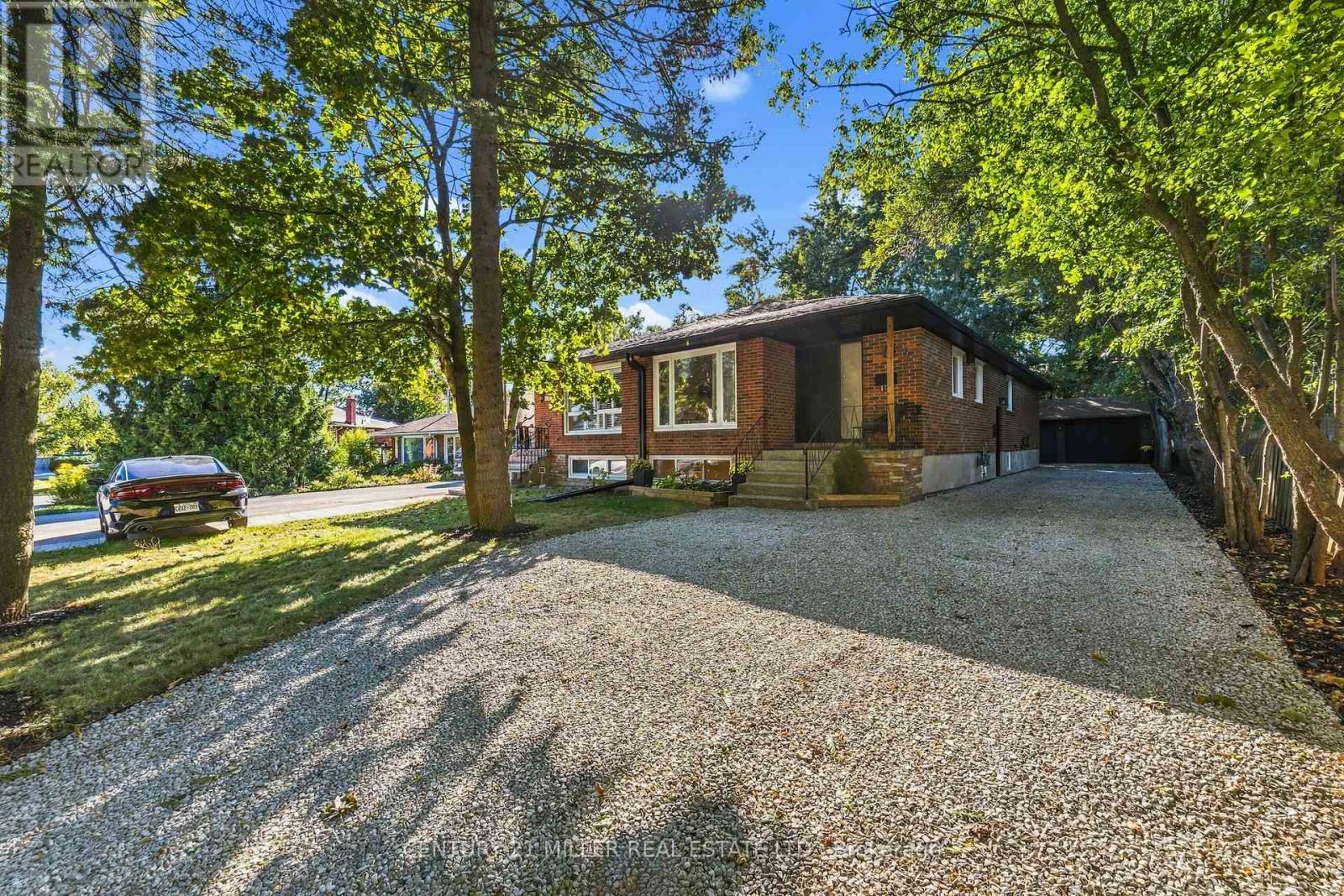 1200 Ingledene Drive, Oakville, Ontario  L6H 2H9 - Photo 3 - W13842240