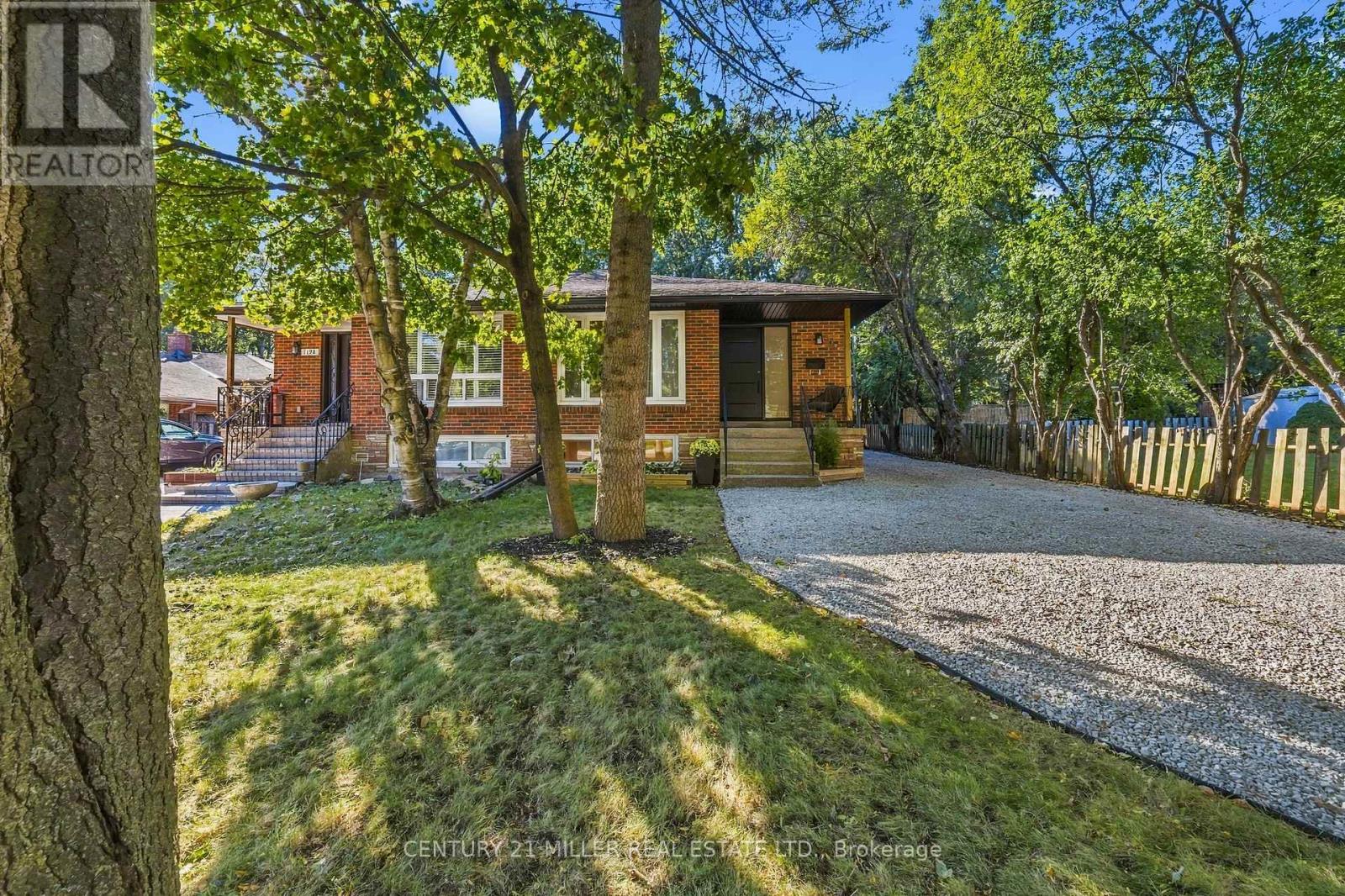 1200 Ingledene Drive, Oakville, Ontario  L6H 2H9 - Photo 5 - W13842240