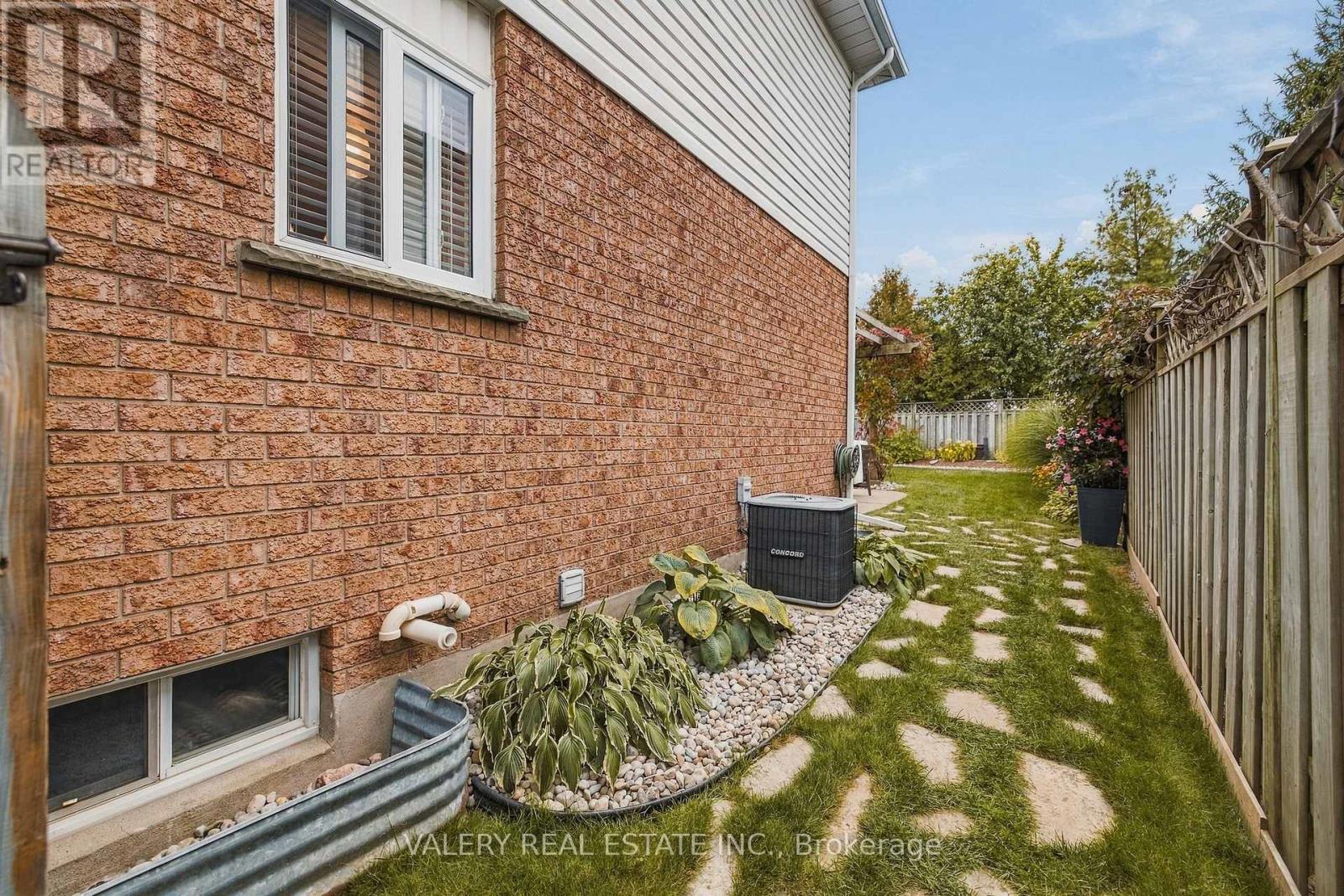 211 Eastforest Trail, Kitchener, Ontario  N2N 3E8 - Photo 26 - X13842268
