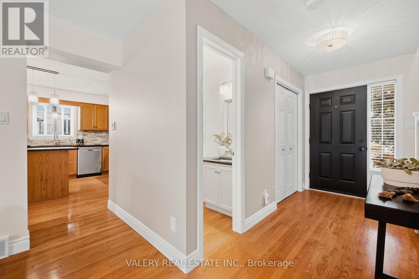 211 Eastforest Trail, Kitchener, Ontario  N2N 3E8 - Photo 4 - X13842268